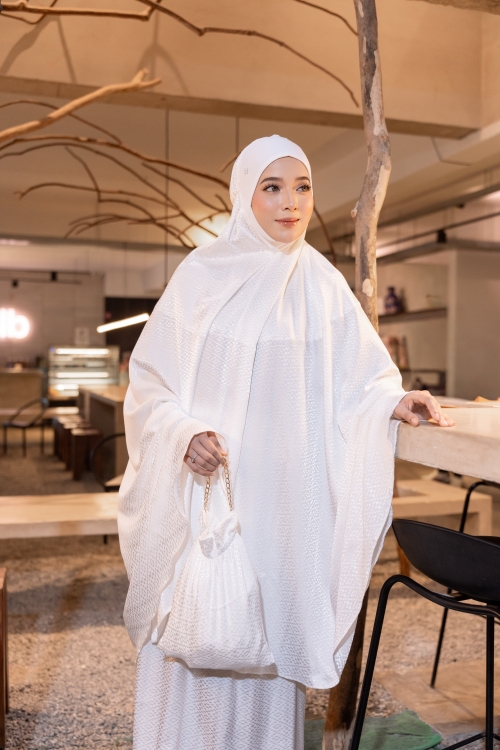 Telekung Aluna Silk White